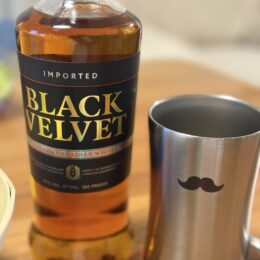 ブラックベルベット | なめらかで軽快、初心者にもやさしいカナディアンウイスキー